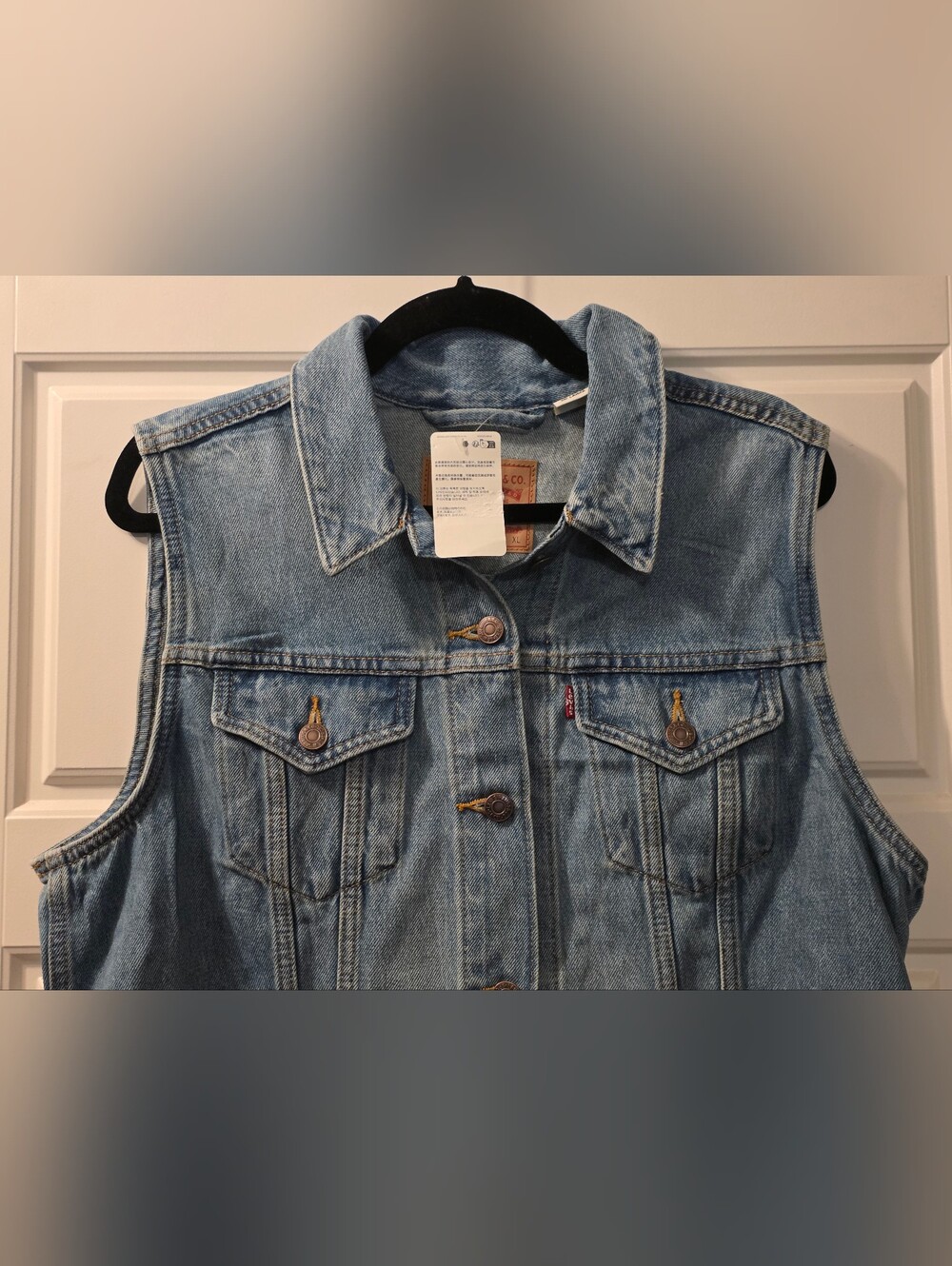 Levi's Women's Cotton Sleeveless Trucker Jacket Size XL - Picture 3 of 6